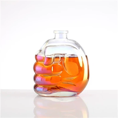 Botol dan Kaca Wiski Diperibadikan